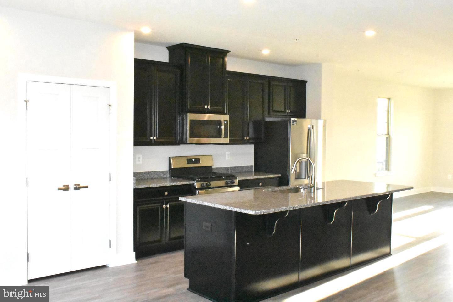 OAKDALE VILLAGE - Residential Lease