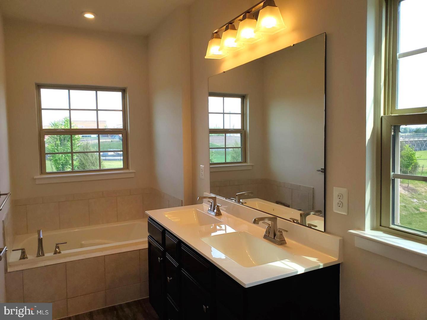 OAKDALE VILLAGE - Residential Lease