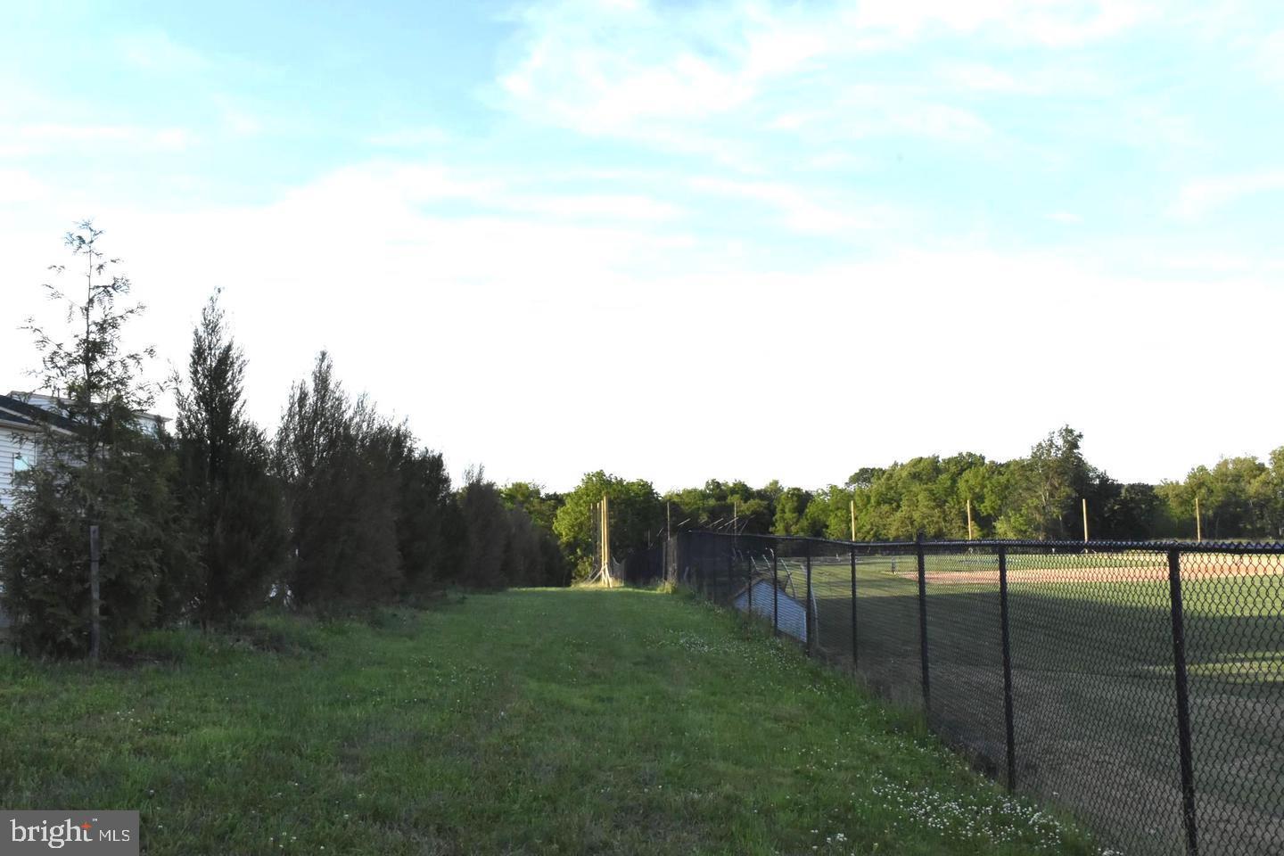 OAKDALE VILLAGE - Residential Lease