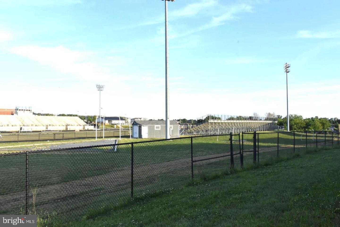 OAKDALE VILLAGE - Residential Lease