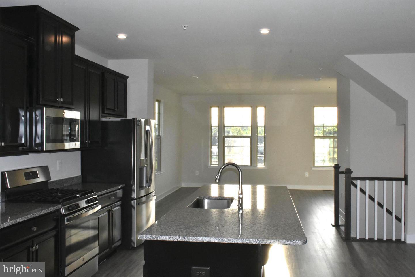 OAKDALE VILLAGE - Residential Lease