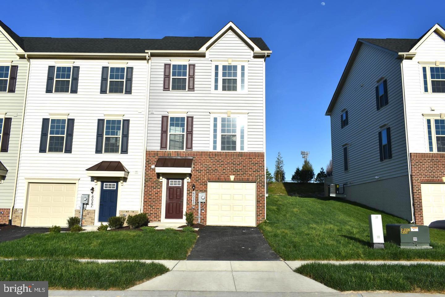 OAKDALE VILLAGE - Residential Lease