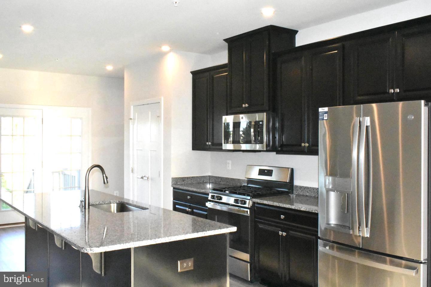 OAKDALE VILLAGE - Residential Lease