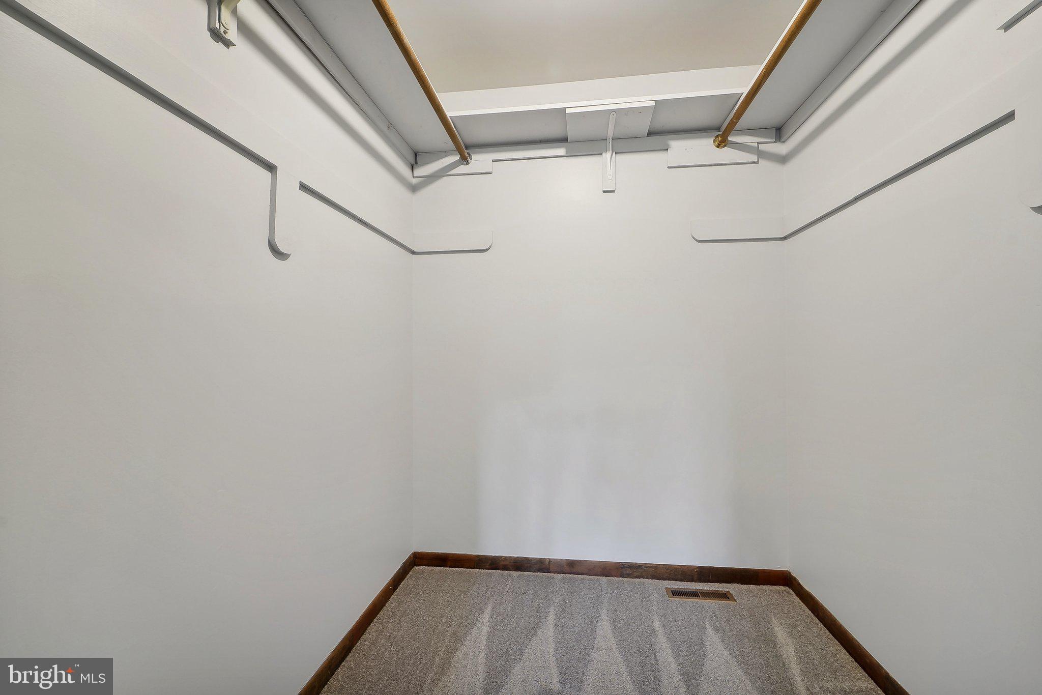 HOLLYWOOD ON SEVERN - Residential