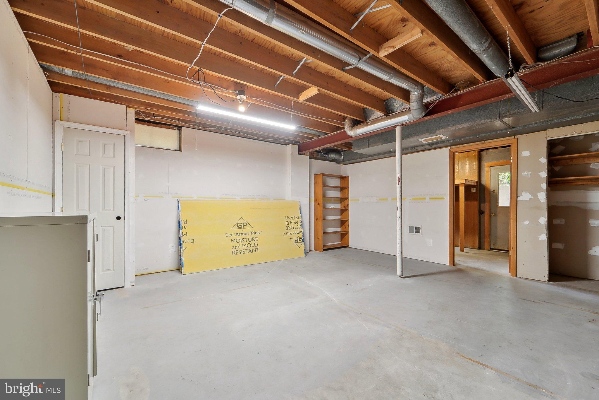 HOLLYWOOD ON SEVERN - Residential