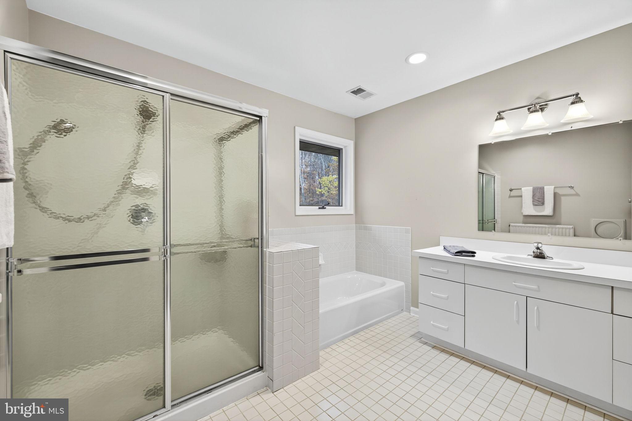 COOPER COMM/NORTH WALES - Residential