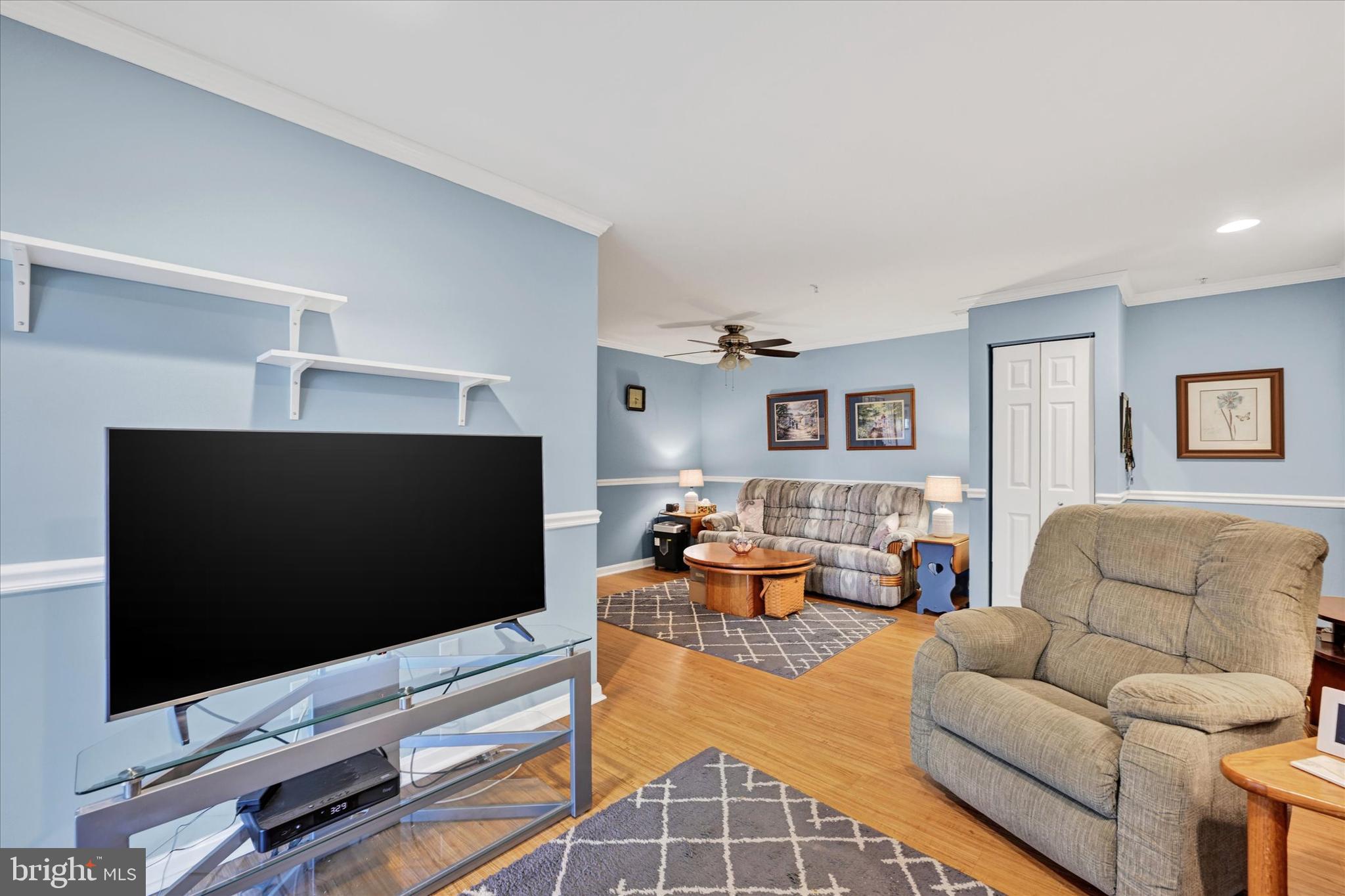 CROMWELL FOUNTAIN - Residential