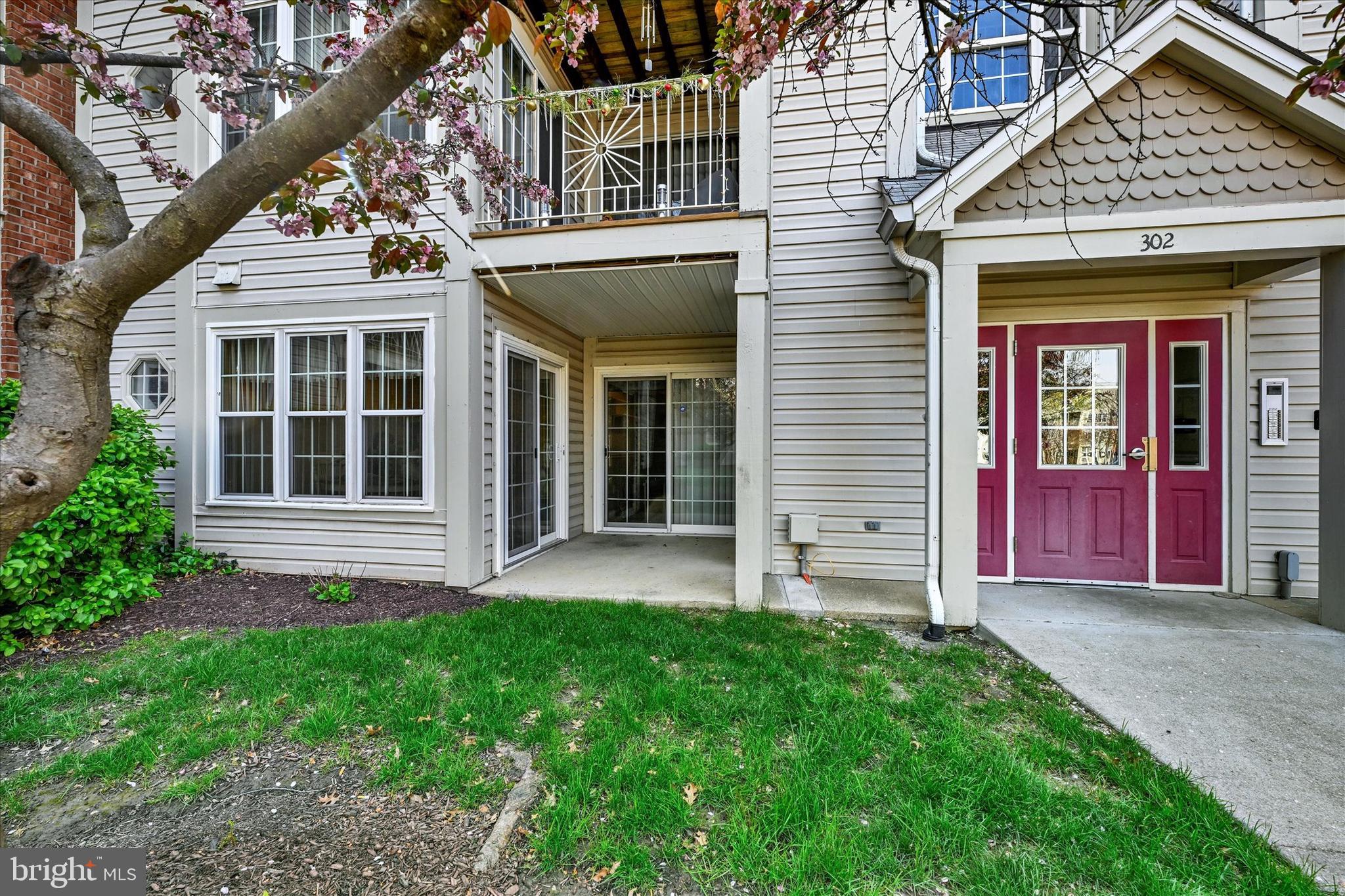 CROMWELL FOUNTAIN - Residential