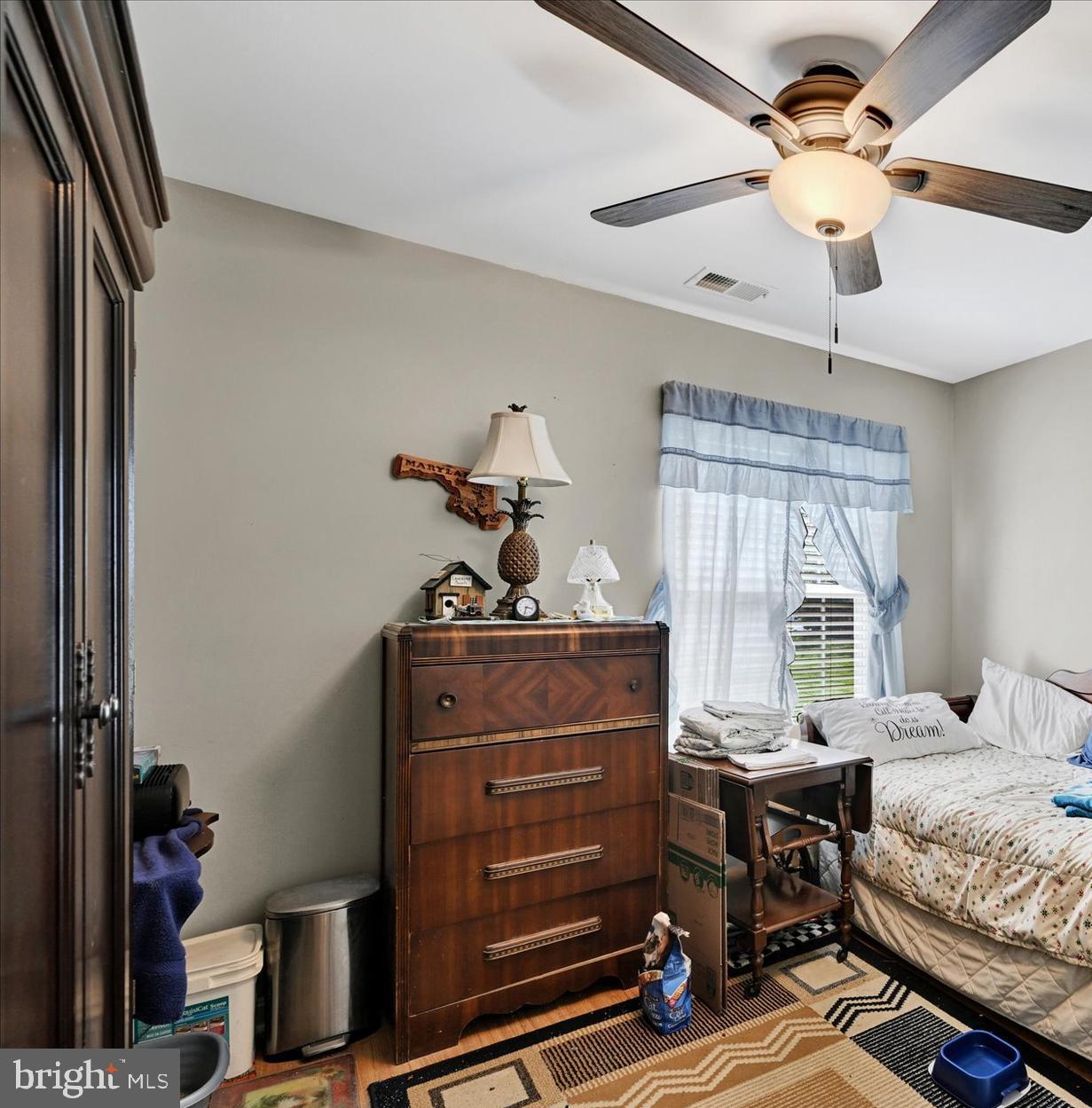 CROMWELL FOUNTAIN - Residential