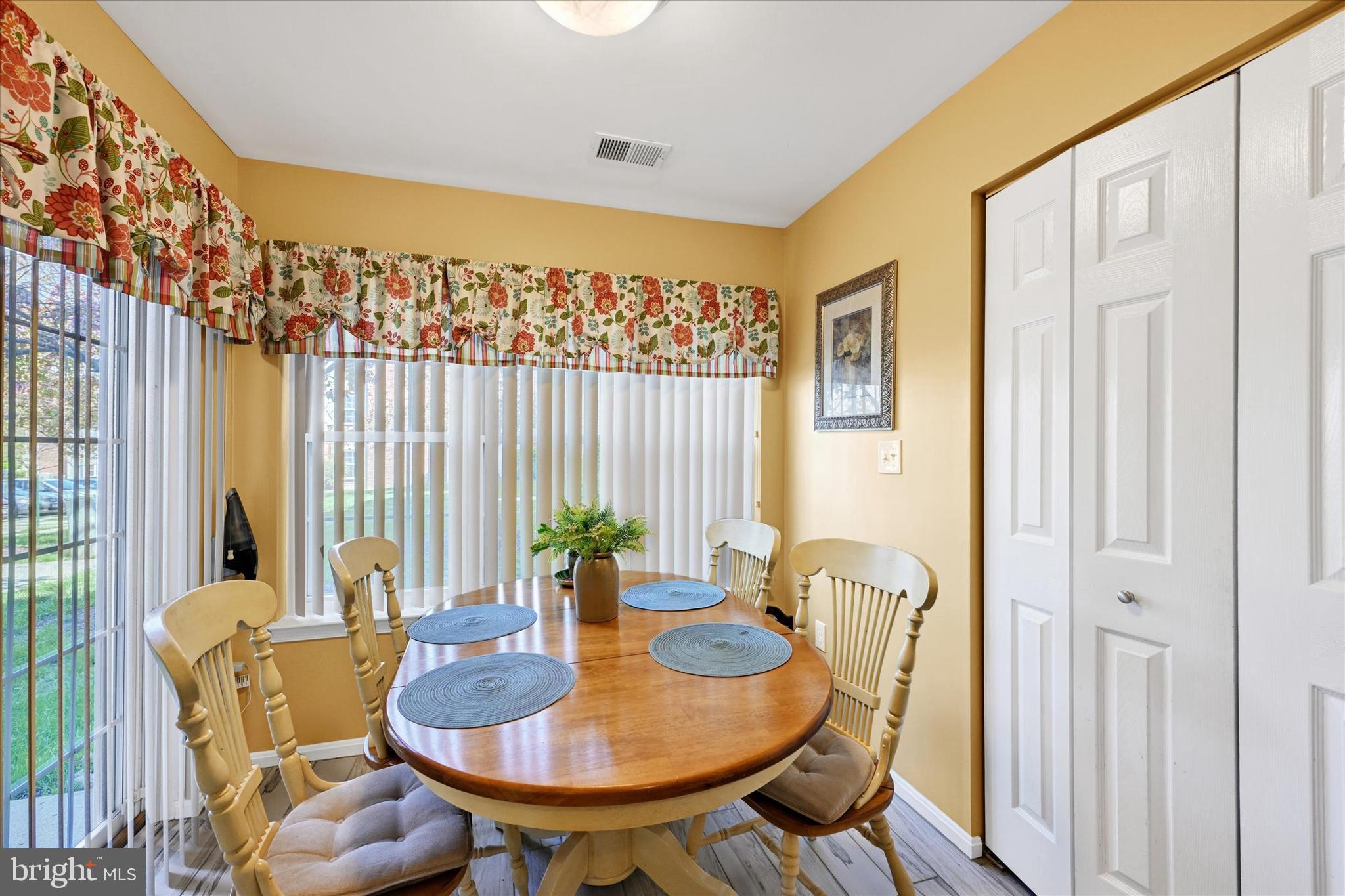 CROMWELL FOUNTAIN - Residential