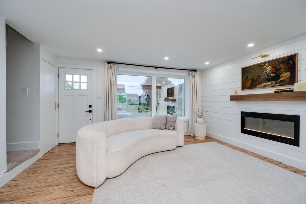 Photo of 520 Elm Street, DENVER, PA 17517 (MLS # PALA2086862)