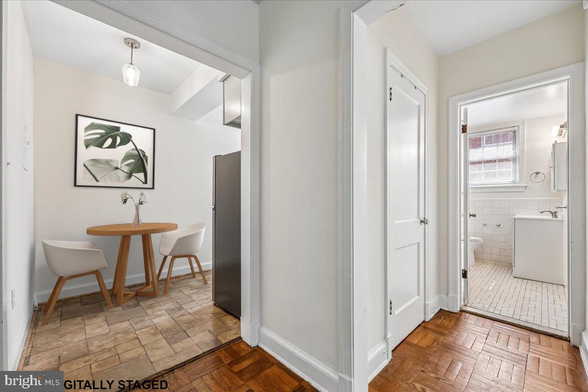 4481 MACARTHUR BOULEVARD NW 204