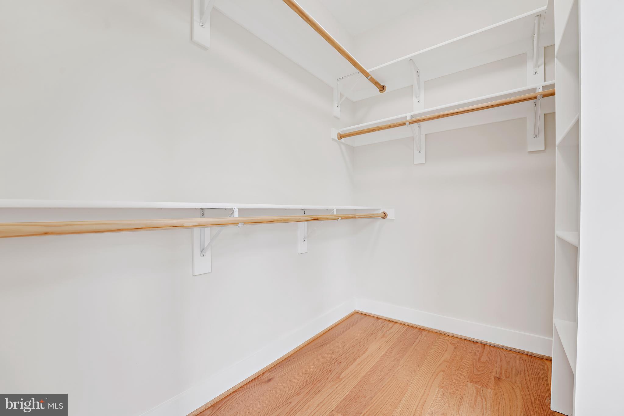 VIENNA WOODS - Residential