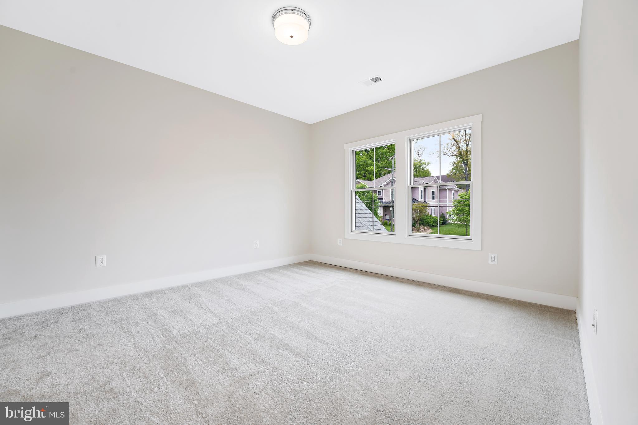 VIENNA WOODS - Residential