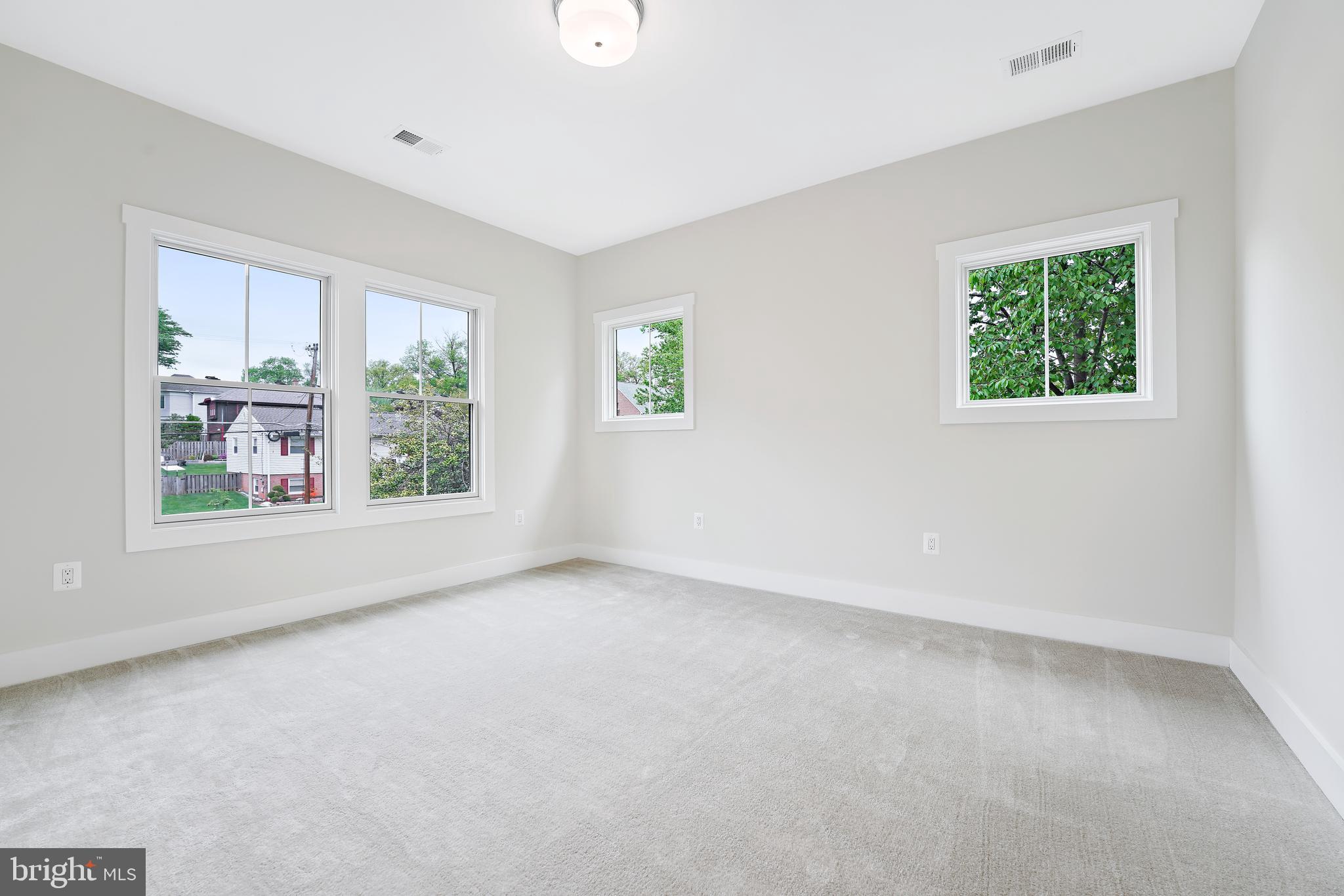 VIENNA WOODS - Residential