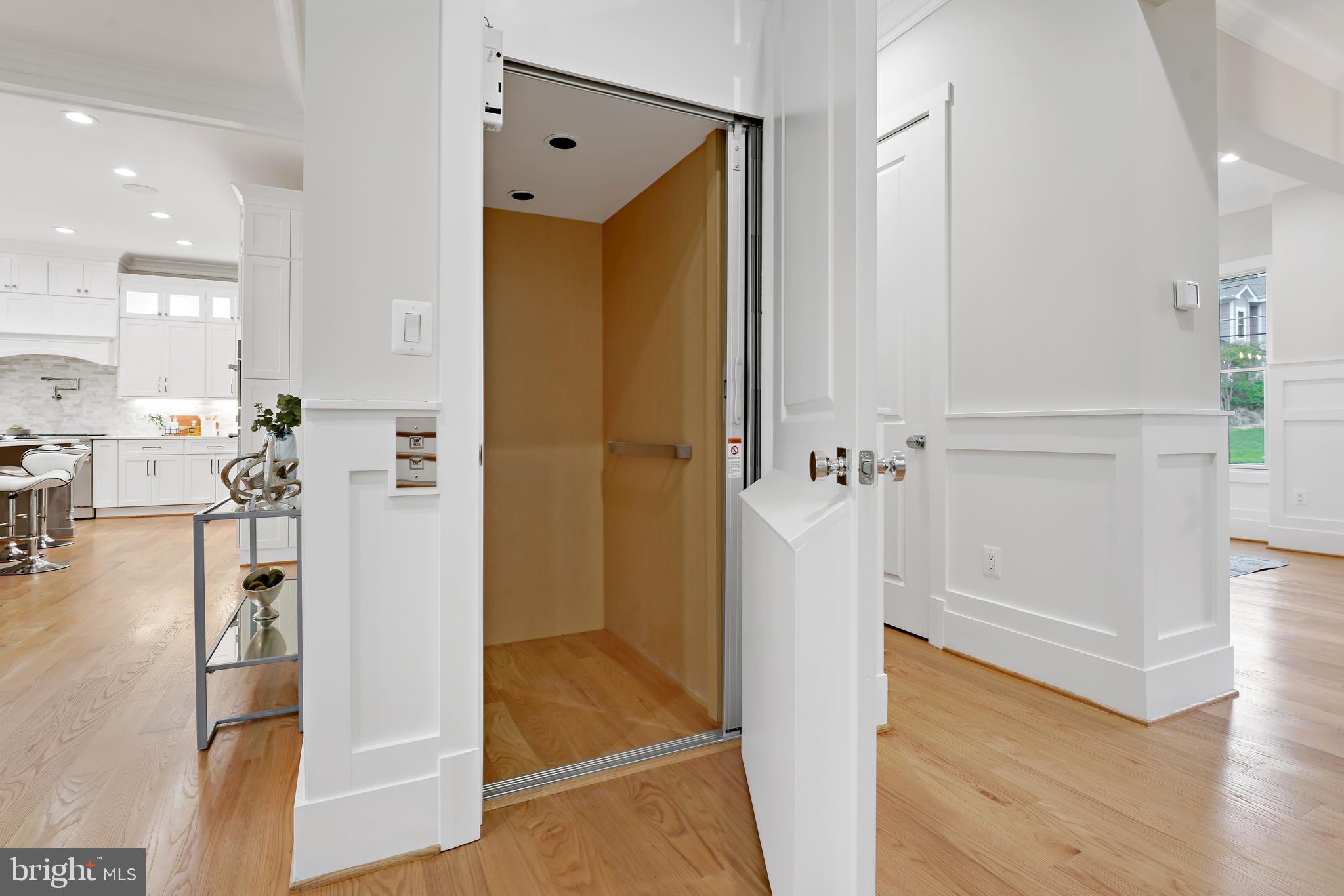 VIENNA WOODS - Residential