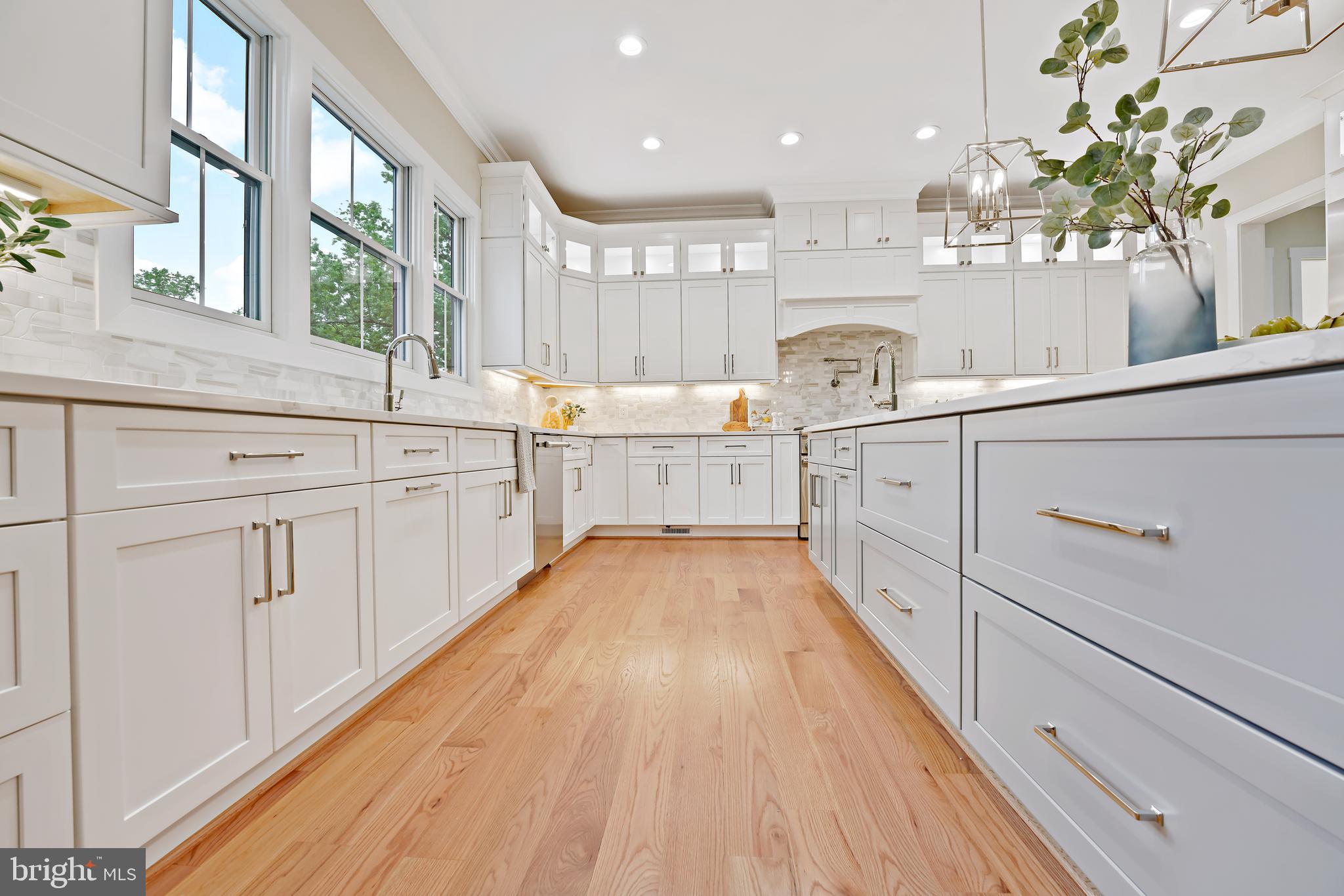 VIENNA WOODS - Residential