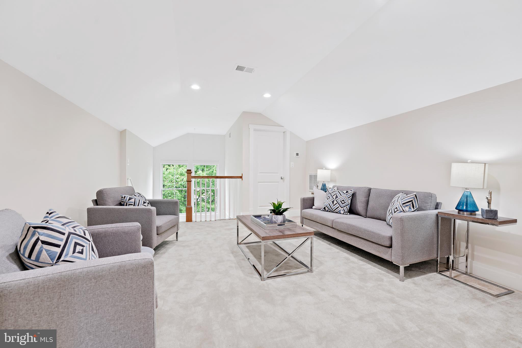 VIENNA WOODS - Residential