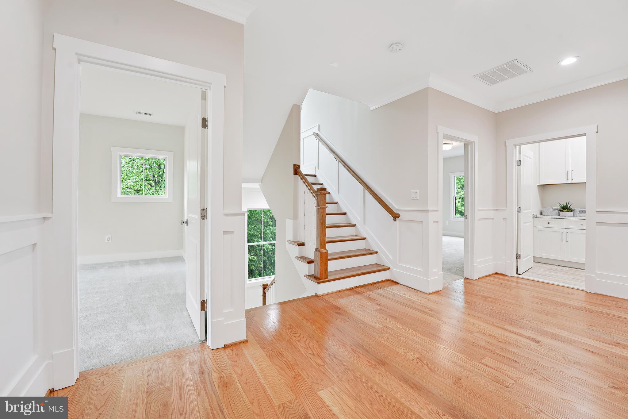 VIENNA WOODS - Residential