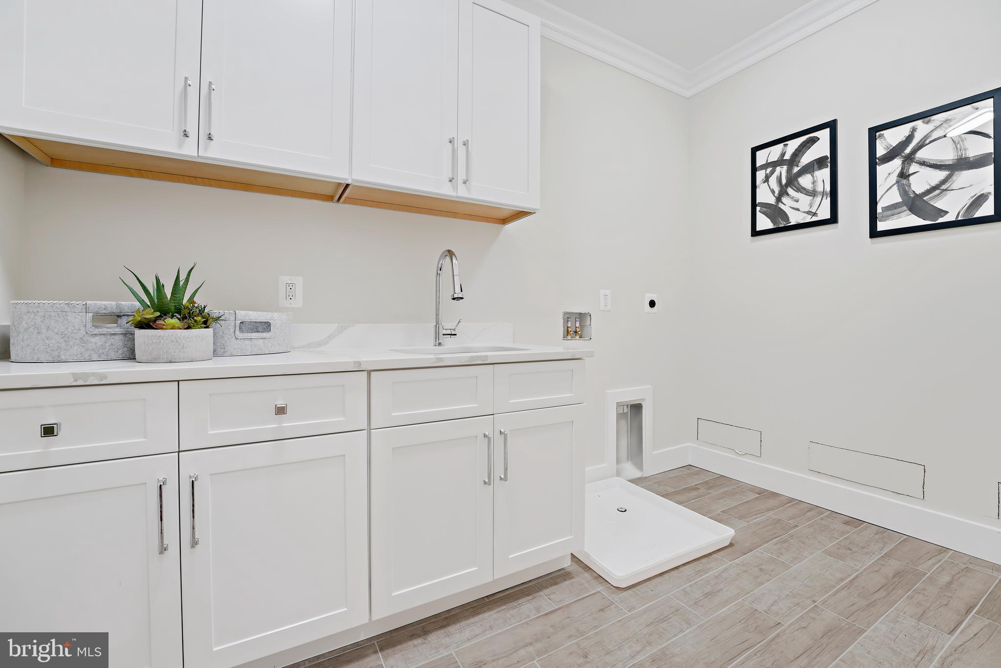 VIENNA WOODS - Residential