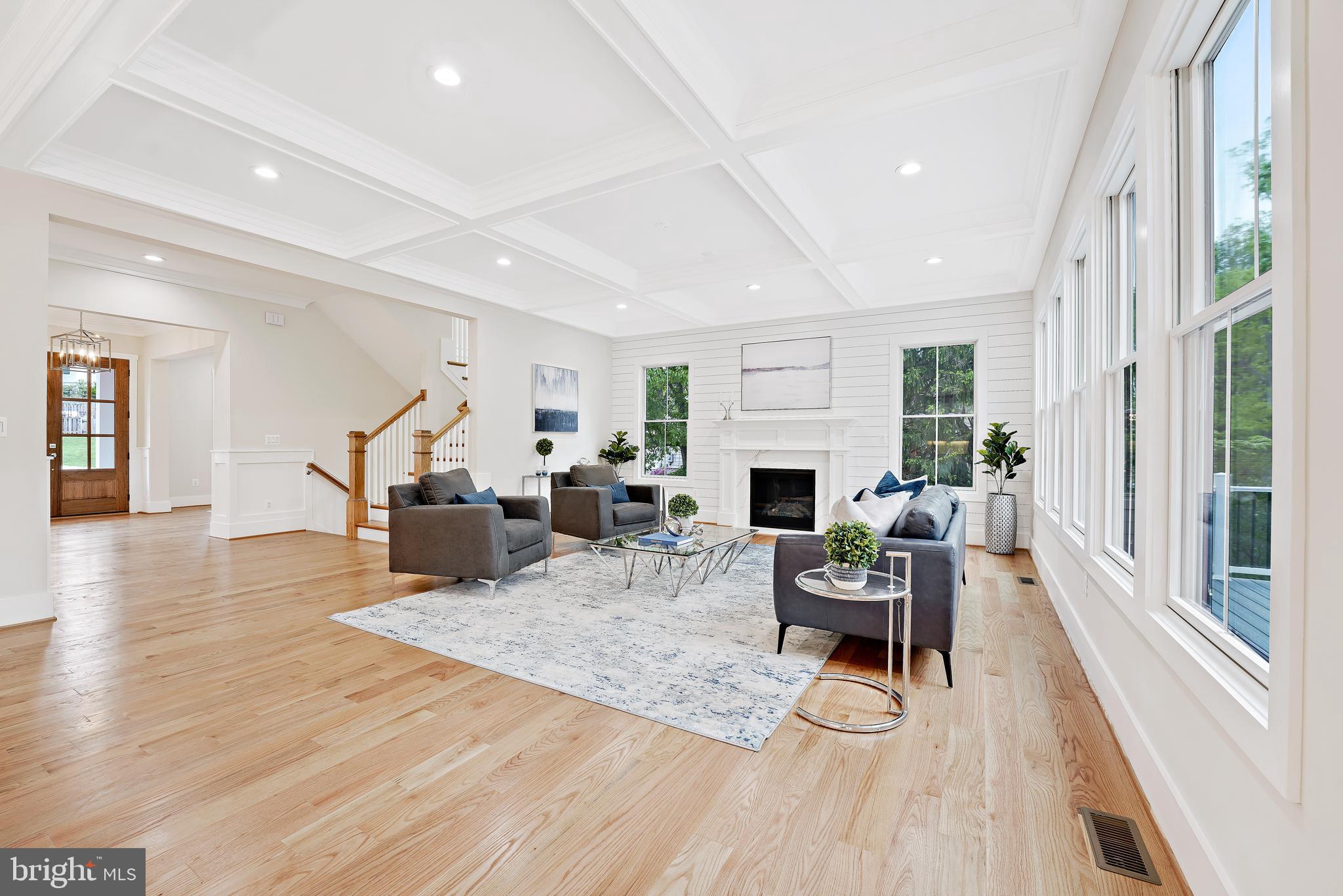 VIENNA WOODS - Residential