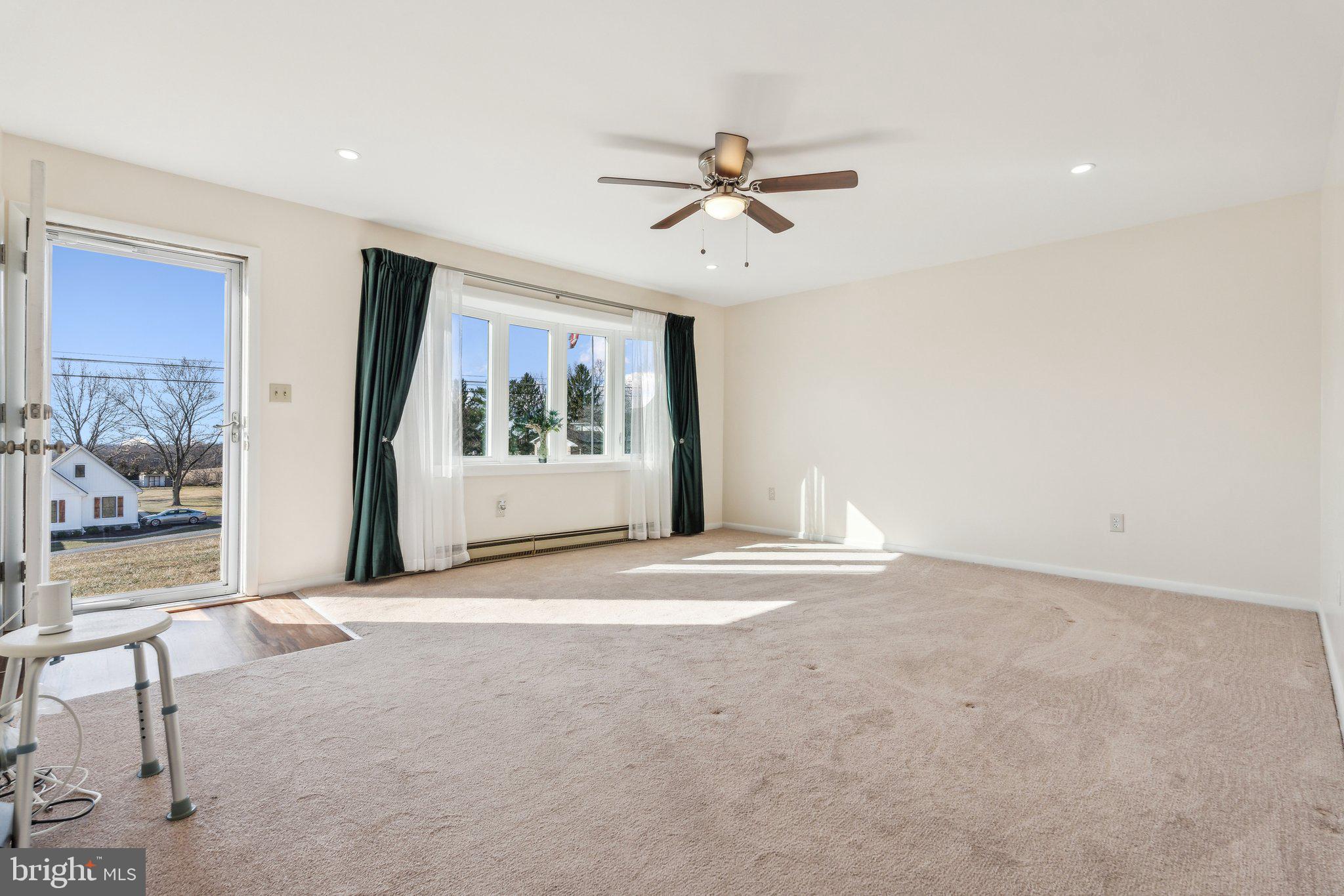 CHAPEL HILLS - Residential