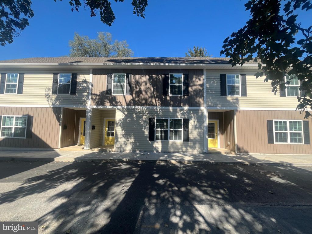 Photo of 36 Dahlgren Street E, GREENCASTLE, PA 17225 (MLS # PAFL2030880)