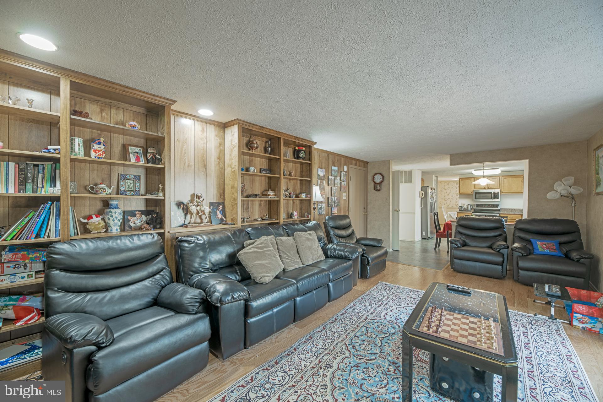 RESTON - Residential