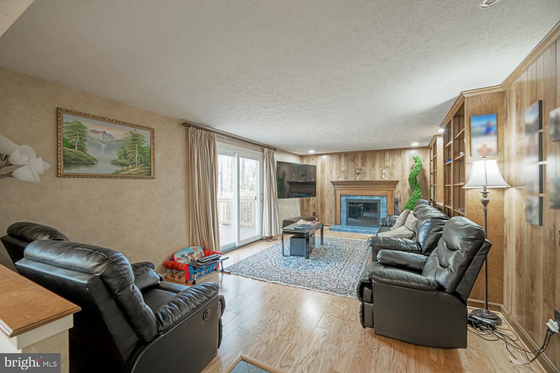 RESTON - Residential