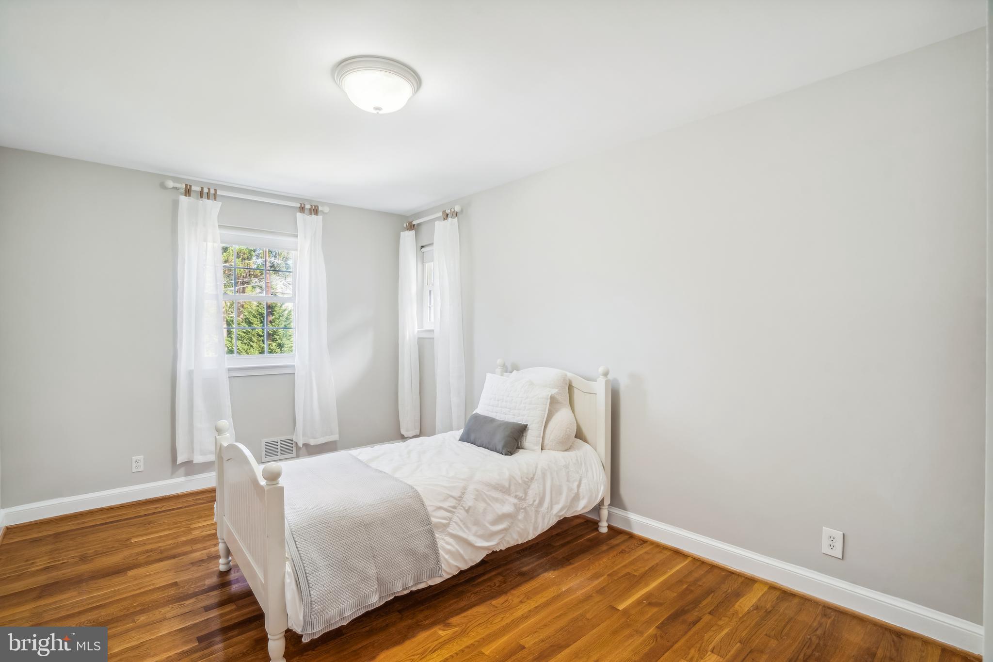 KENWOOD PARK - Residential