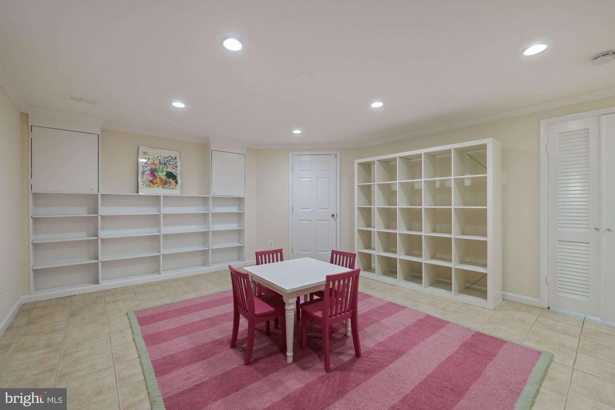 KENWOOD PARK - Residential