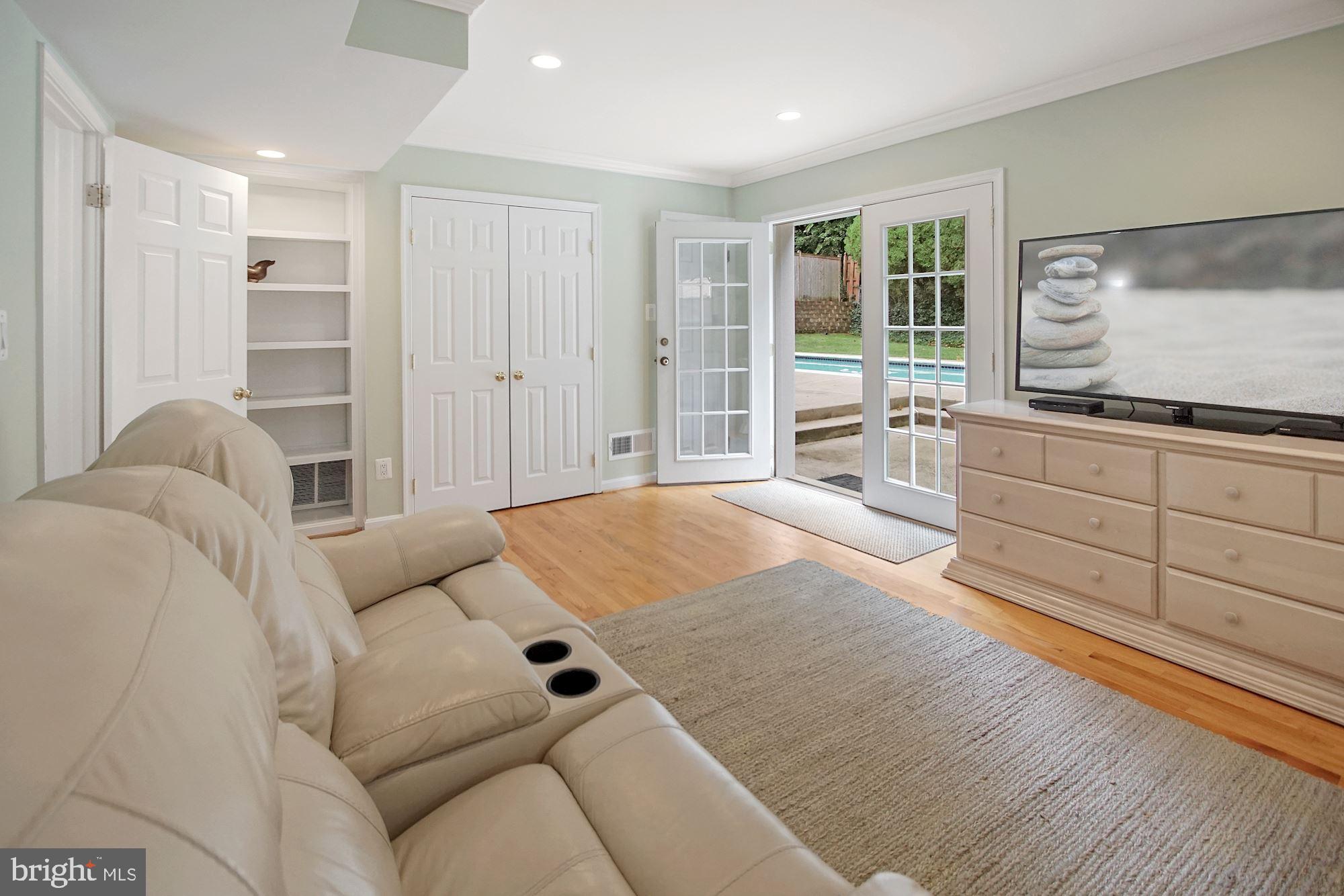 KENWOOD PARK - Residential