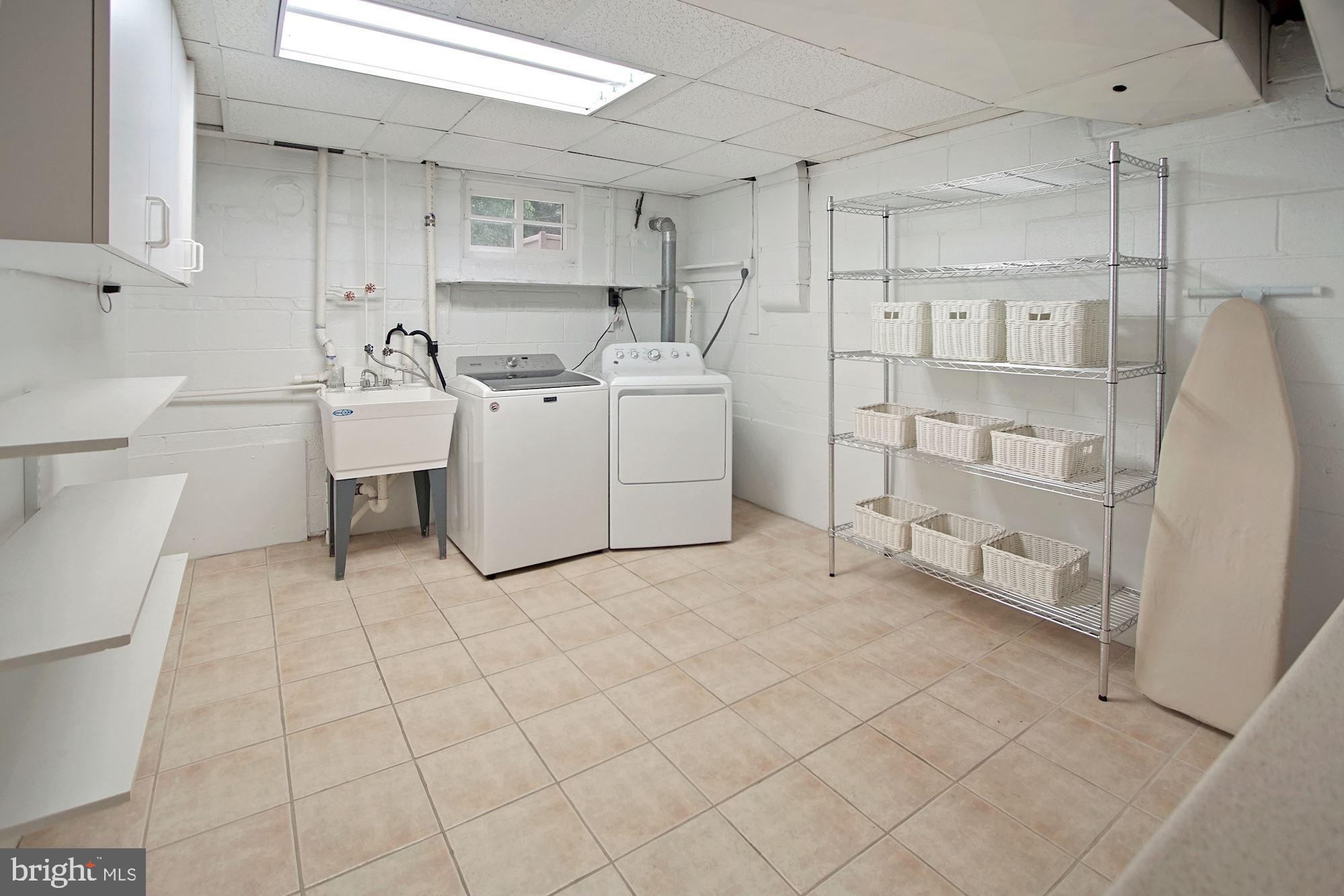 KENWOOD PARK - Residential