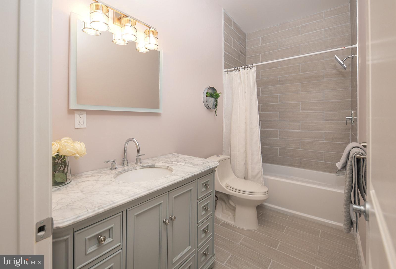 BIDDLE STREET - Residential