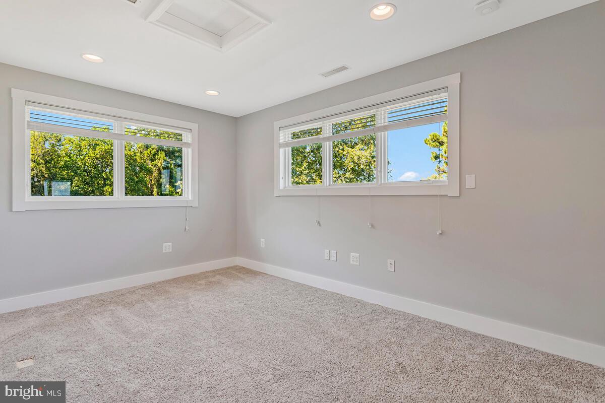 BAYVIEW MANOR ESTATES - Residential