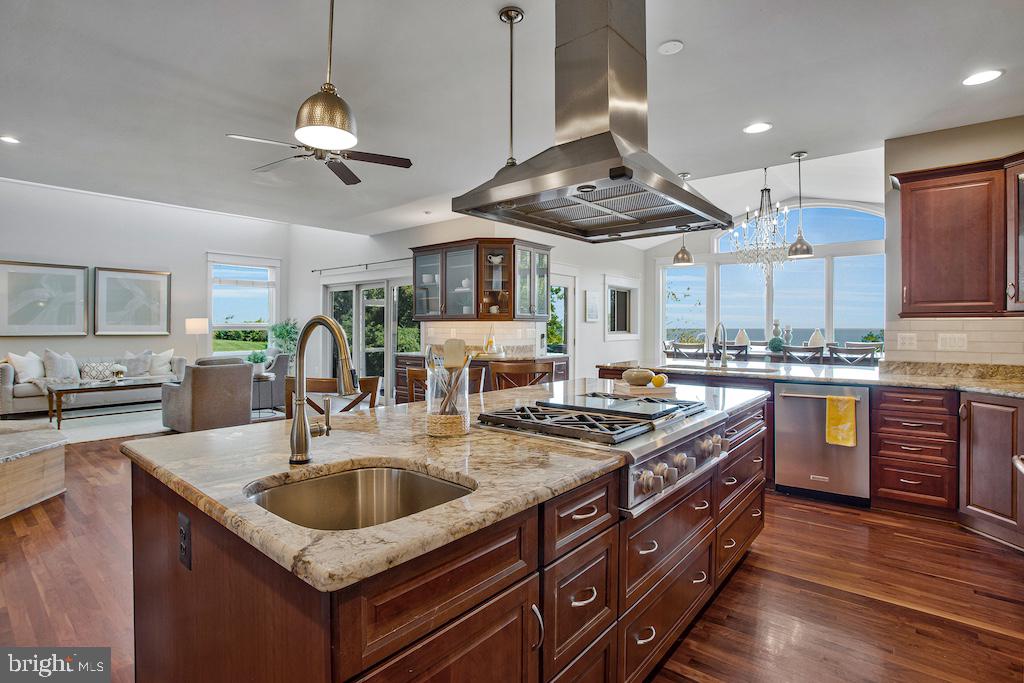 BAYVIEW MANOR ESTATES - Residential