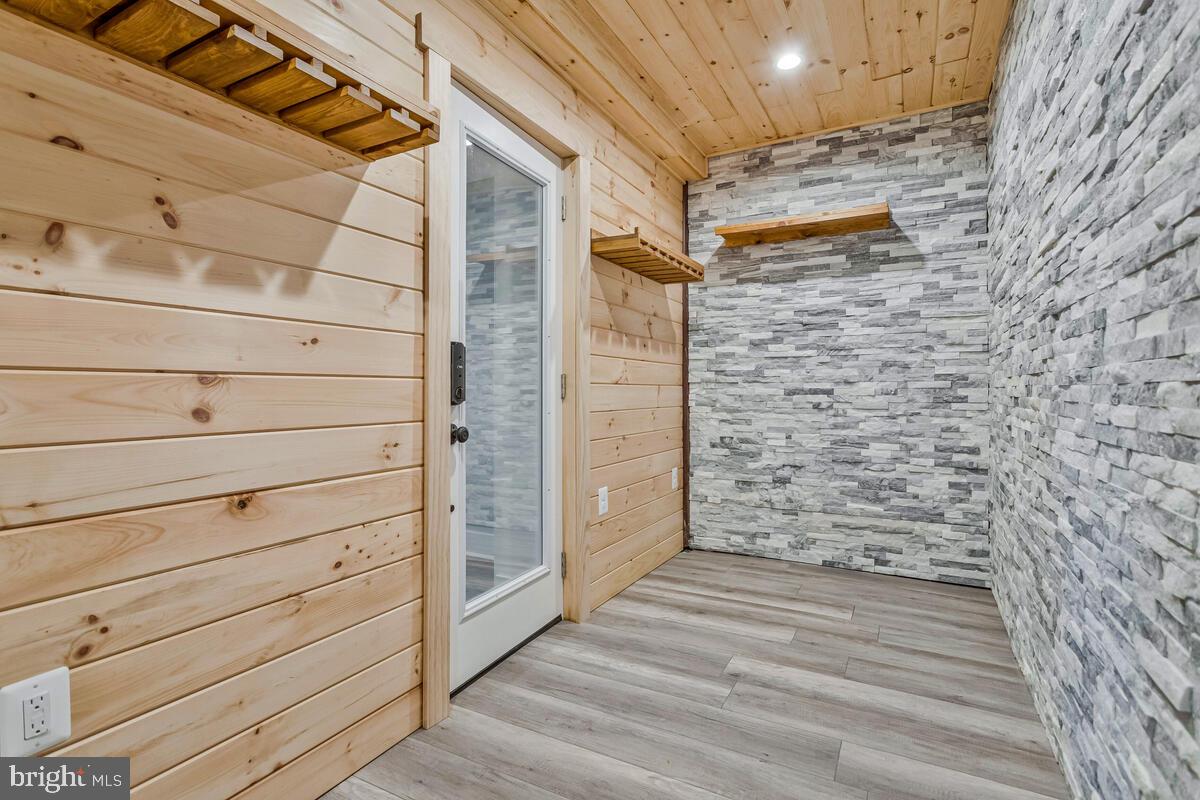 BAYVIEW MANOR ESTATES - Residential