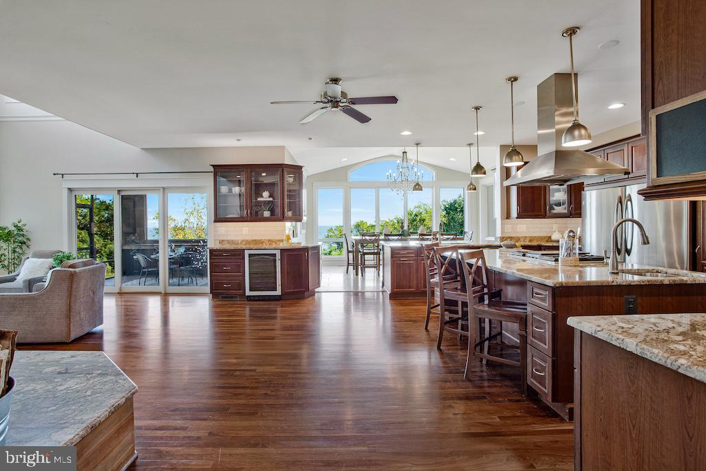 BAYVIEW MANOR ESTATES - Residential