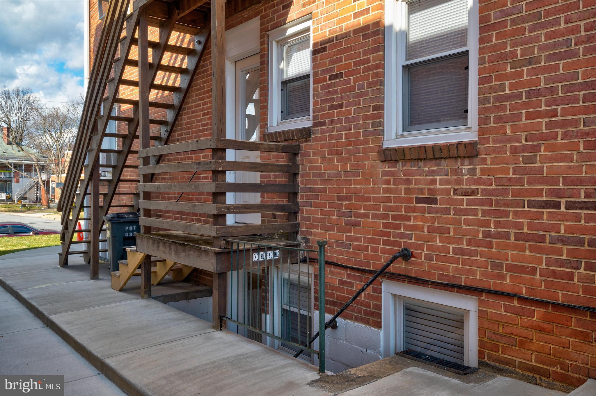 NORTH END - Residential Lease