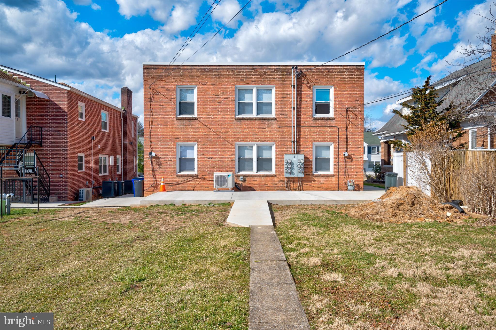 NORTH END - Residential Lease