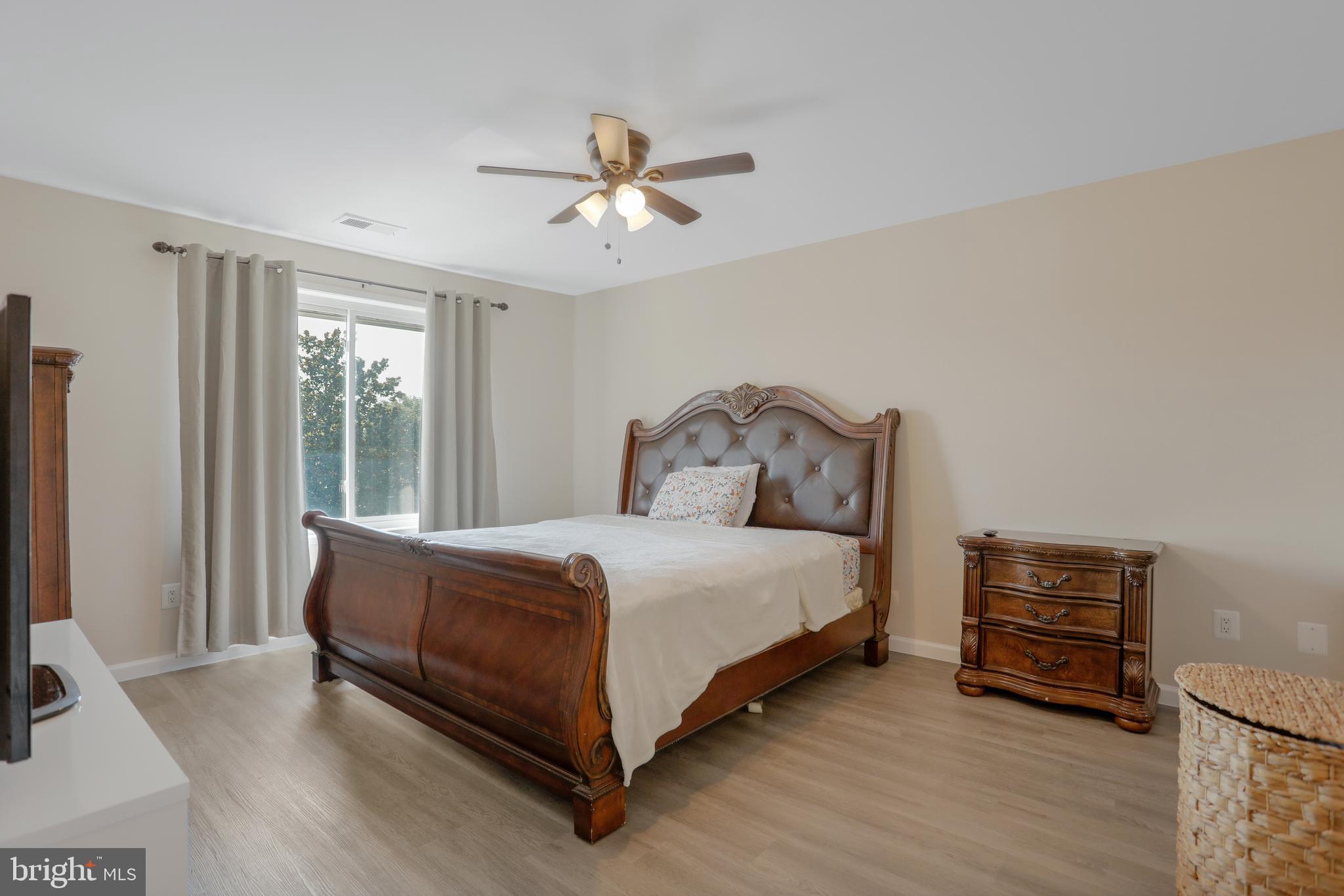 JEFFERSON MEWS - Residential