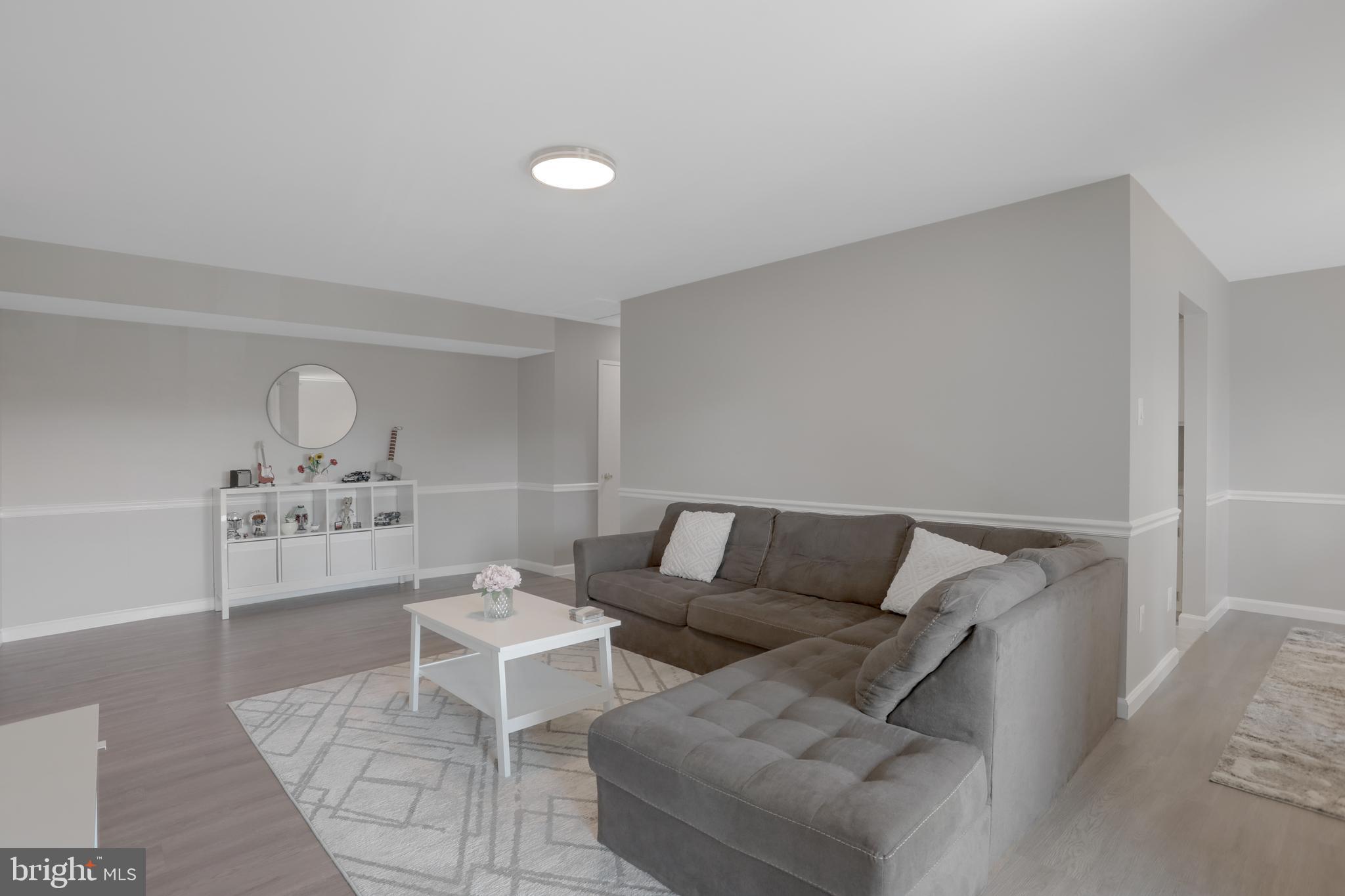 JEFFERSON MEWS - Residential