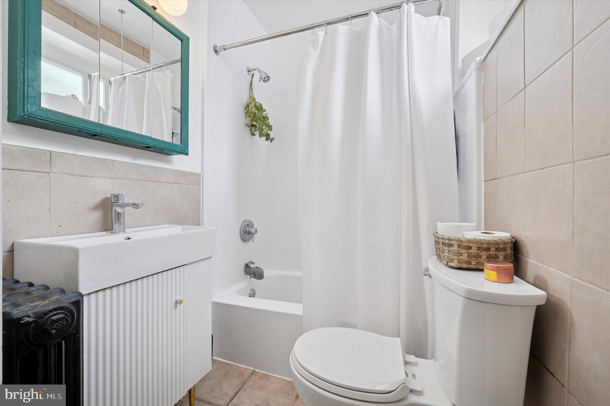 ROXBOROUGH - Residential