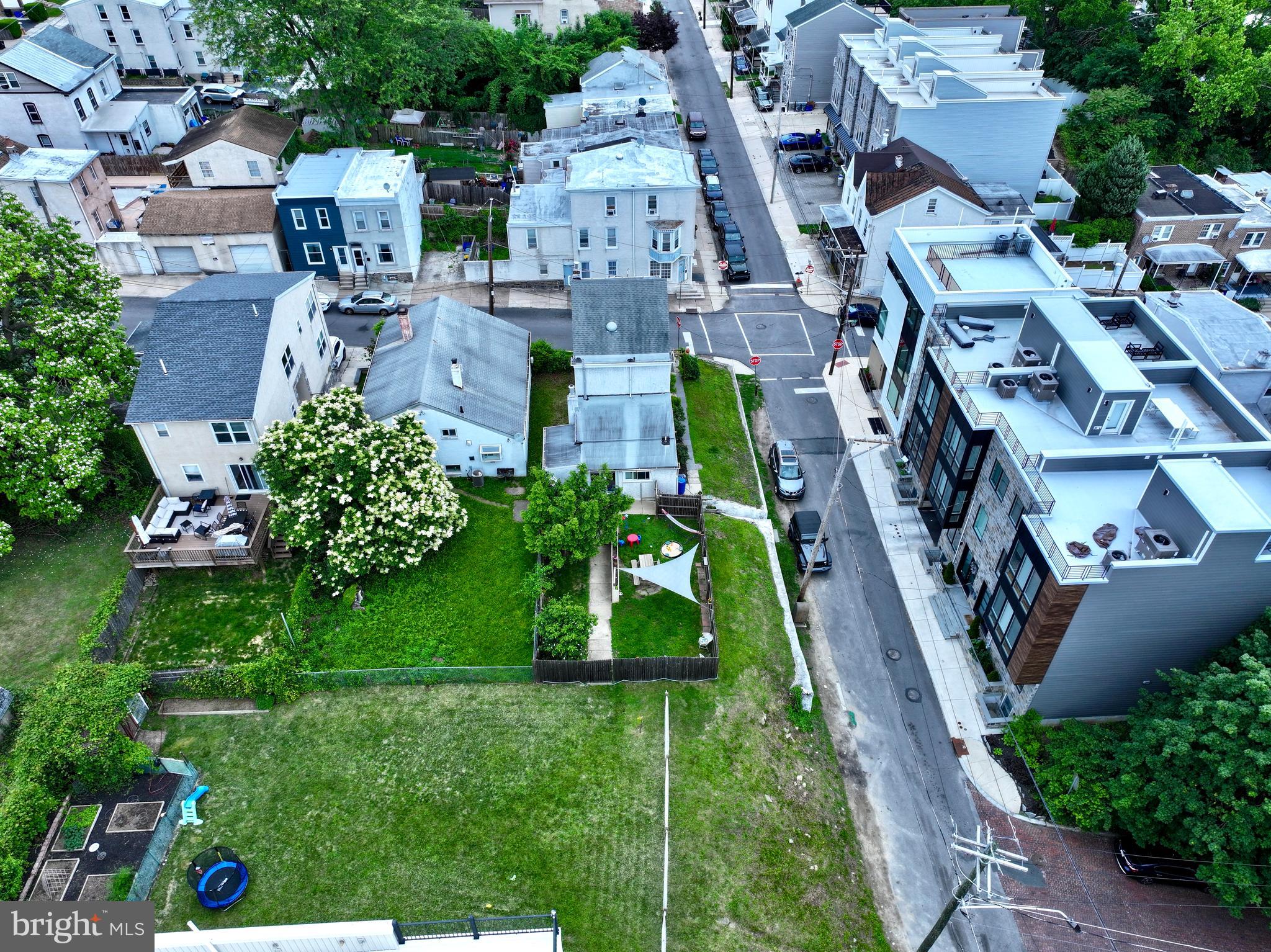 ROXBOROUGH - Residential