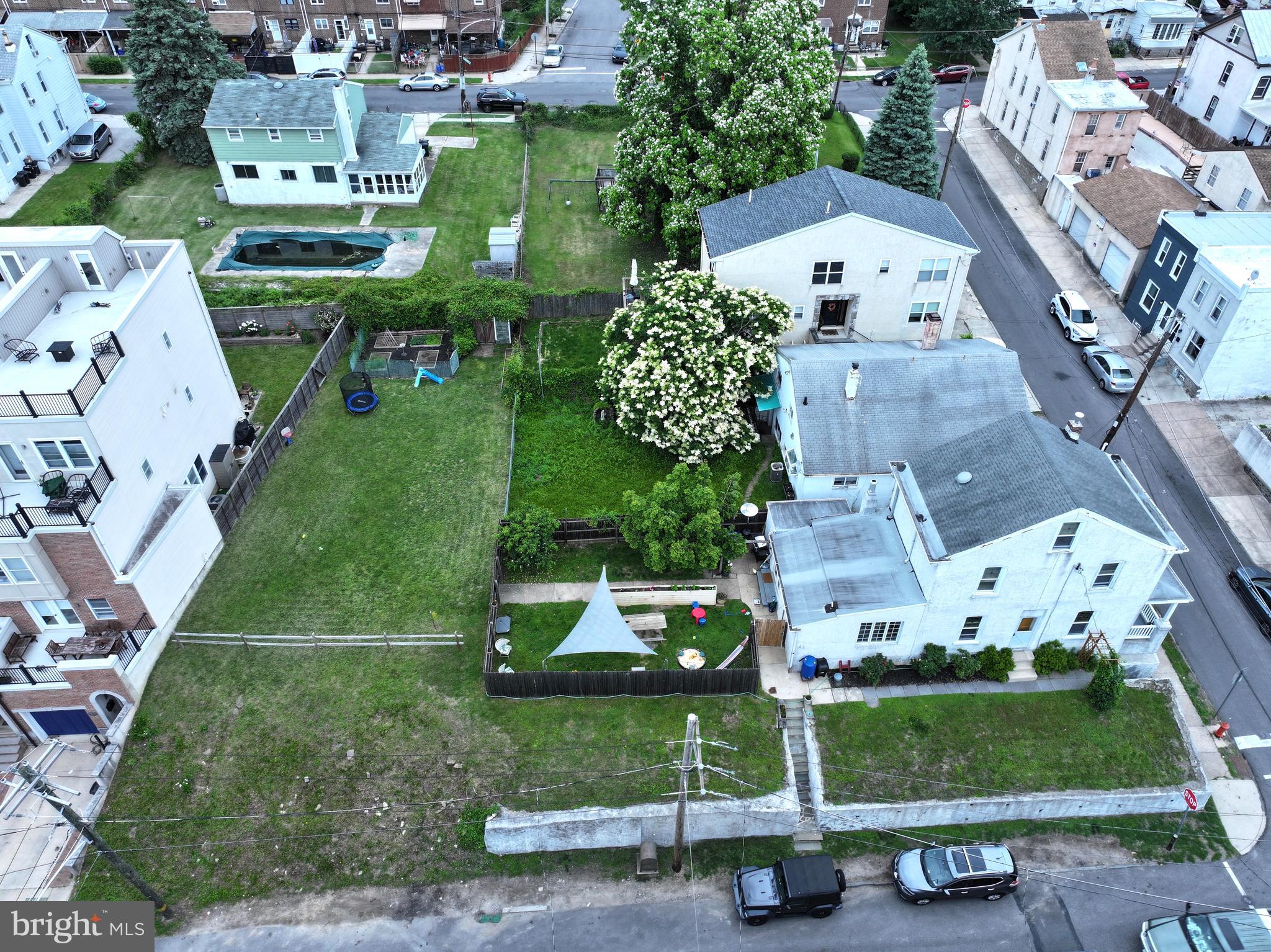 ROXBOROUGH - Residential