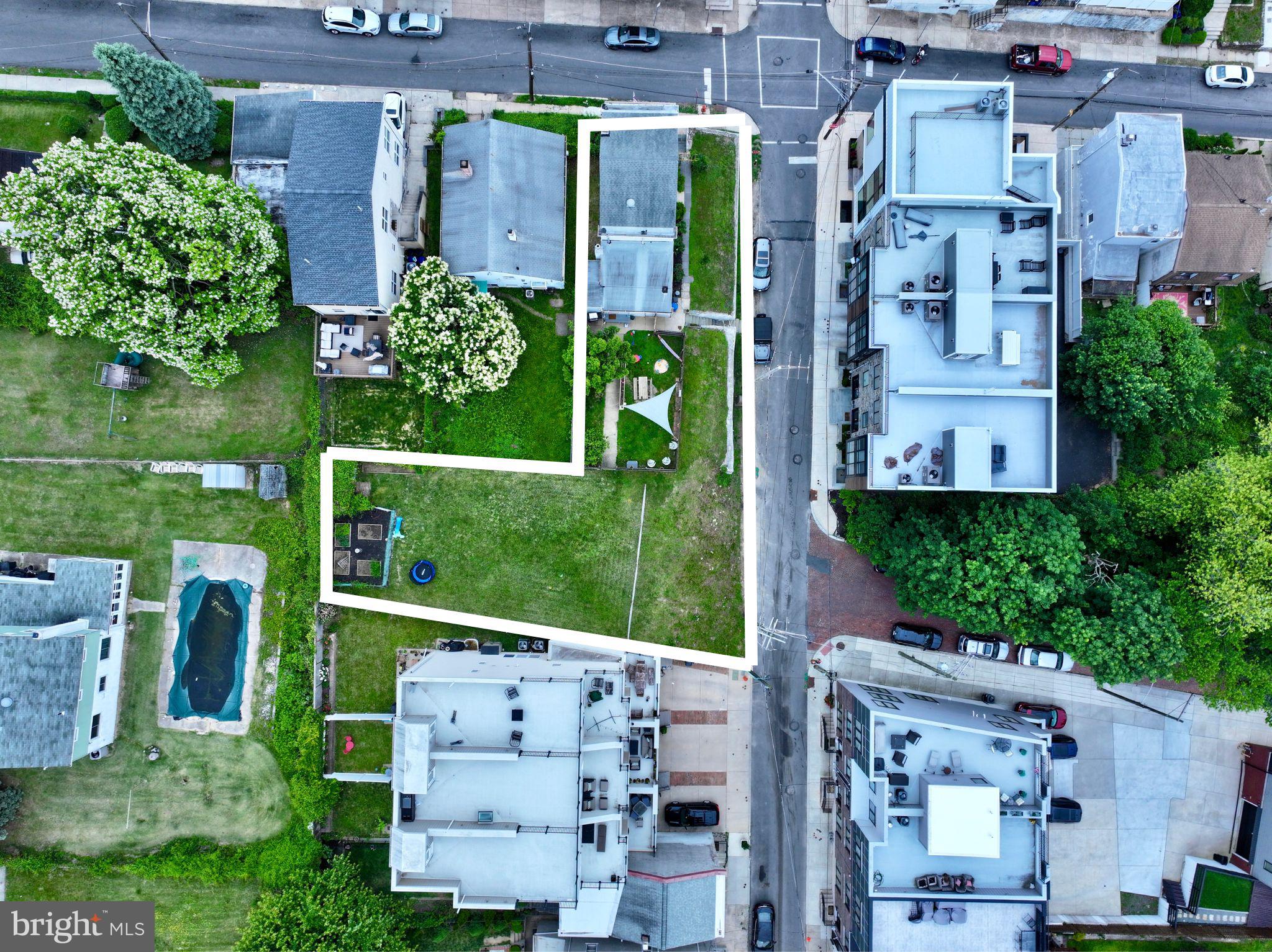 ROXBOROUGH - Residential