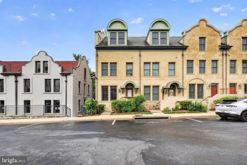 Townhouse For Sale - 2711 Cassedy Street<br/> SILVER SPRING, MD 20910