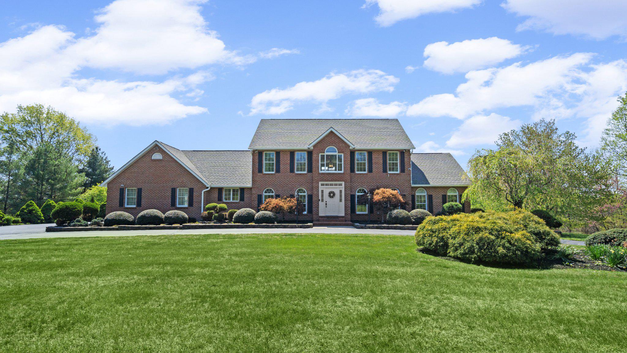 915 SAINT ANN DRIVE