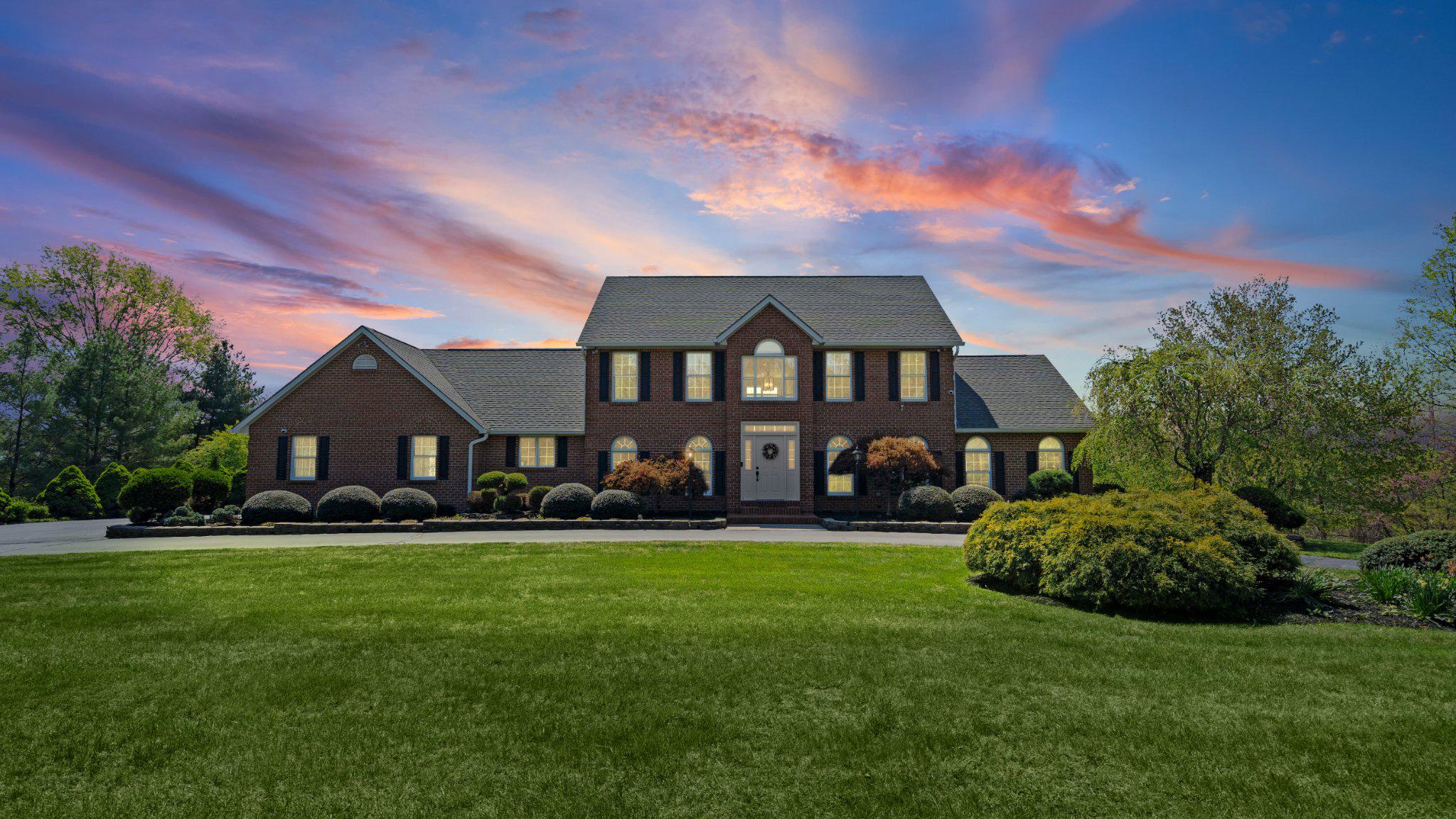 915 SAINT ANN DRIVE