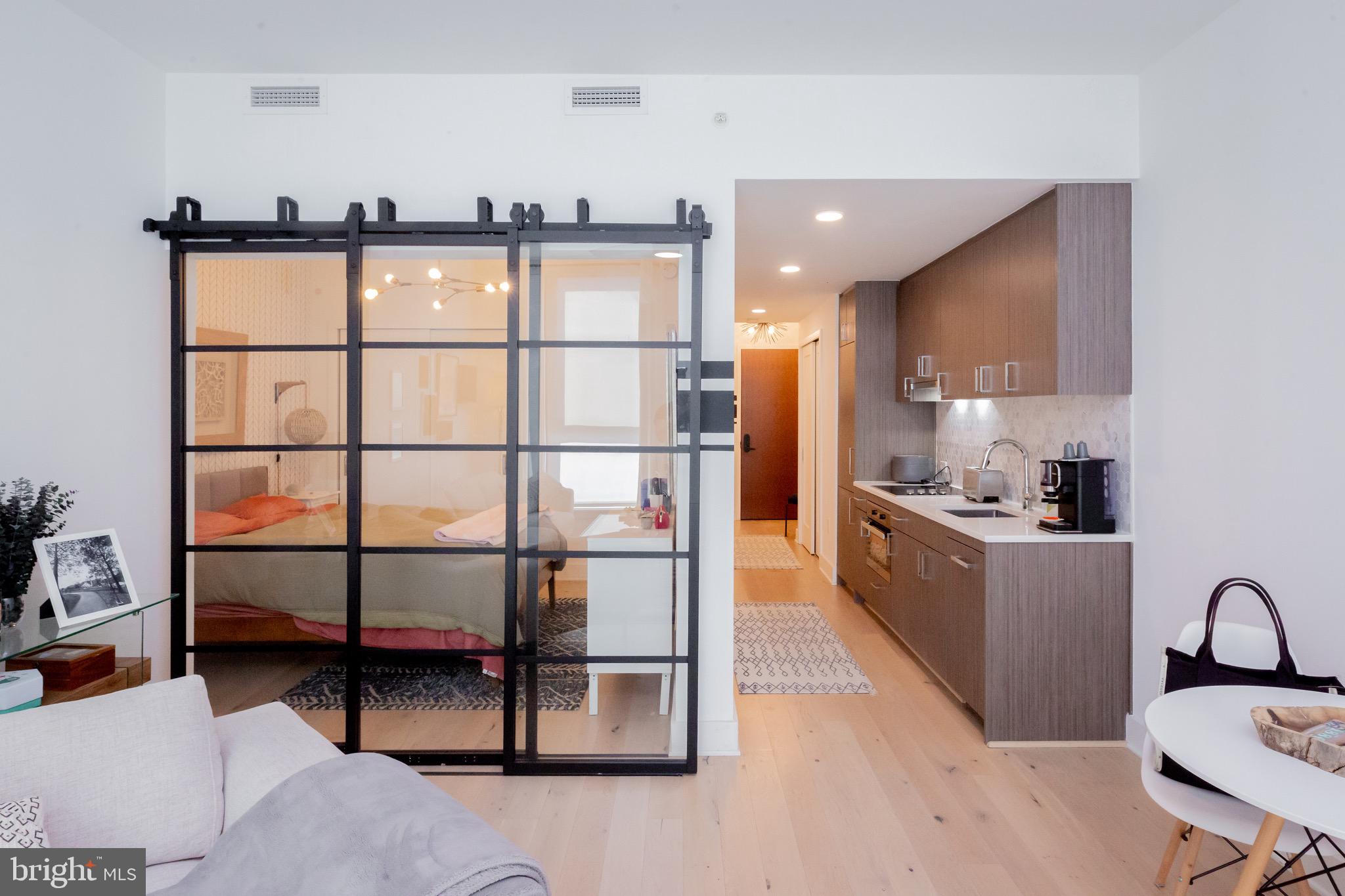 1211 VAN STREET SE 1210